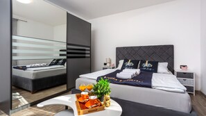 Iron/ironing board, free WiFi, bed sheets