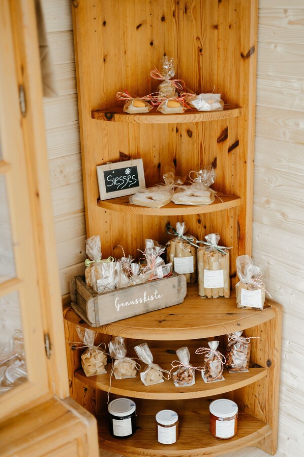 المنشأة من الداخل