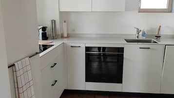 Kühlschrank, Ofen, Herdplatte, Geschirrspüler