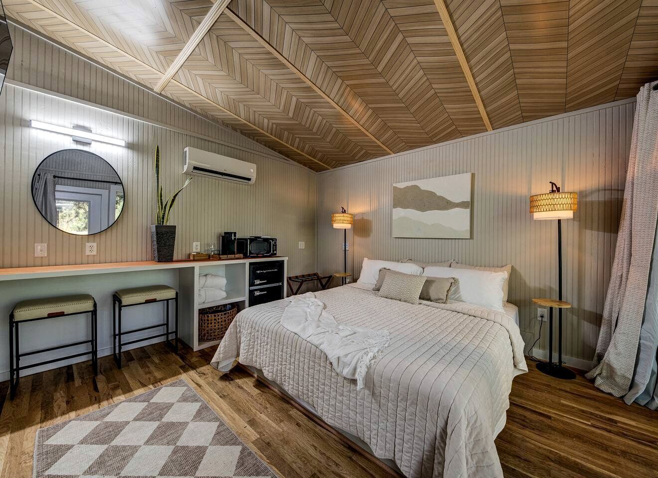 4 bedrooms, WiFi, bed sheets