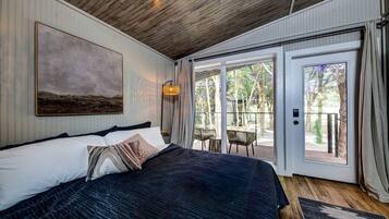 4 bedrooms, WiFi, bed sheets