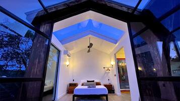 1 makuuhuone, työpöytä, Wi-Fi, vuodevaatteet