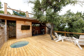 Terrace/patio - Beautiful Romantic Yurt Surrounded by Nature in Wimberley, Texas (Wimberley)