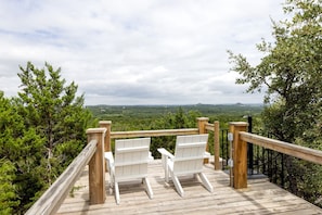 Property grounds - Beautiful Romantic Yurt Surrounded by Nature in Wimberley, Texas (Wimberley)