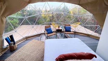 1 bedroom, desk, WiFi, bed sheets