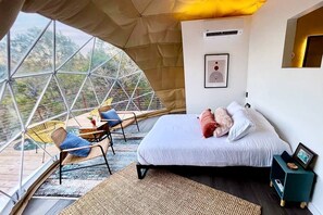 1 slaapkamer, een bureau, wifi, beddengoed