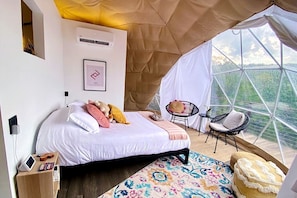 1 quarto, escrivaninha, Wi-Fi, roupa de cama