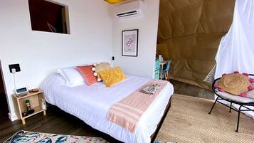 1 間睡房、書桌、Wi-Fi、床單