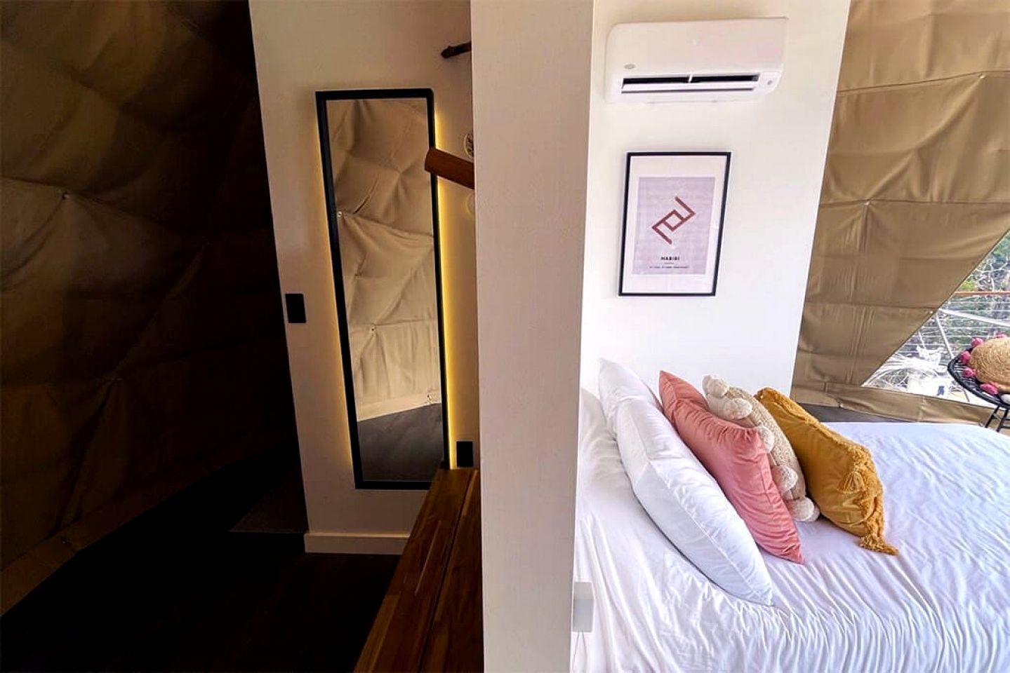 1 slaapkamer, een bureau, wifi, beddengoed