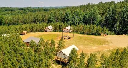 Marvelous Safari Tent with Bath Surrounded by Nature in Kentucky