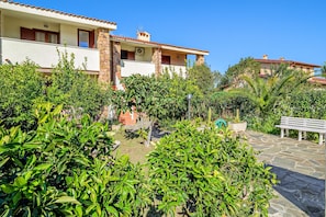 Exterior - Apartment 'Brezza Marina - Garden' with Private Terrace, Wi-Fi and Air Conditioning (San Teodoro)