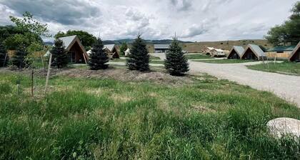 Incredible Safari Tent on a Boutique Glampground for a Fantastic Getaway in Emigrant, Montana