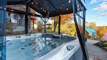 Bain à remous extérieur