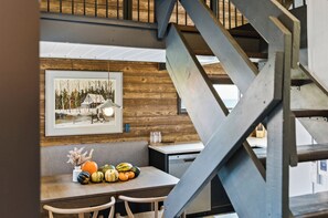 Dining - Ski-in/Ski-out Mont Orignal, Private Hot Tub | Alpenglow (Lac-Etchemin)