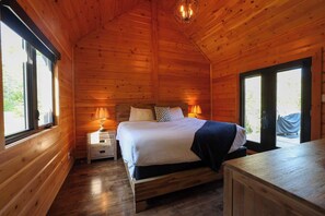 Een strijkplank/strijkijzer, wifi, beddengoed