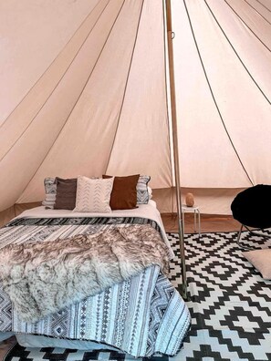 1 bedroom, desk, iron/ironing board, travel cot
