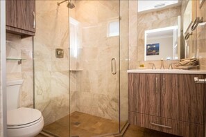 Hair dryer, towels - The Rod and Reel Resort-Suite 4 (Anna Maria)