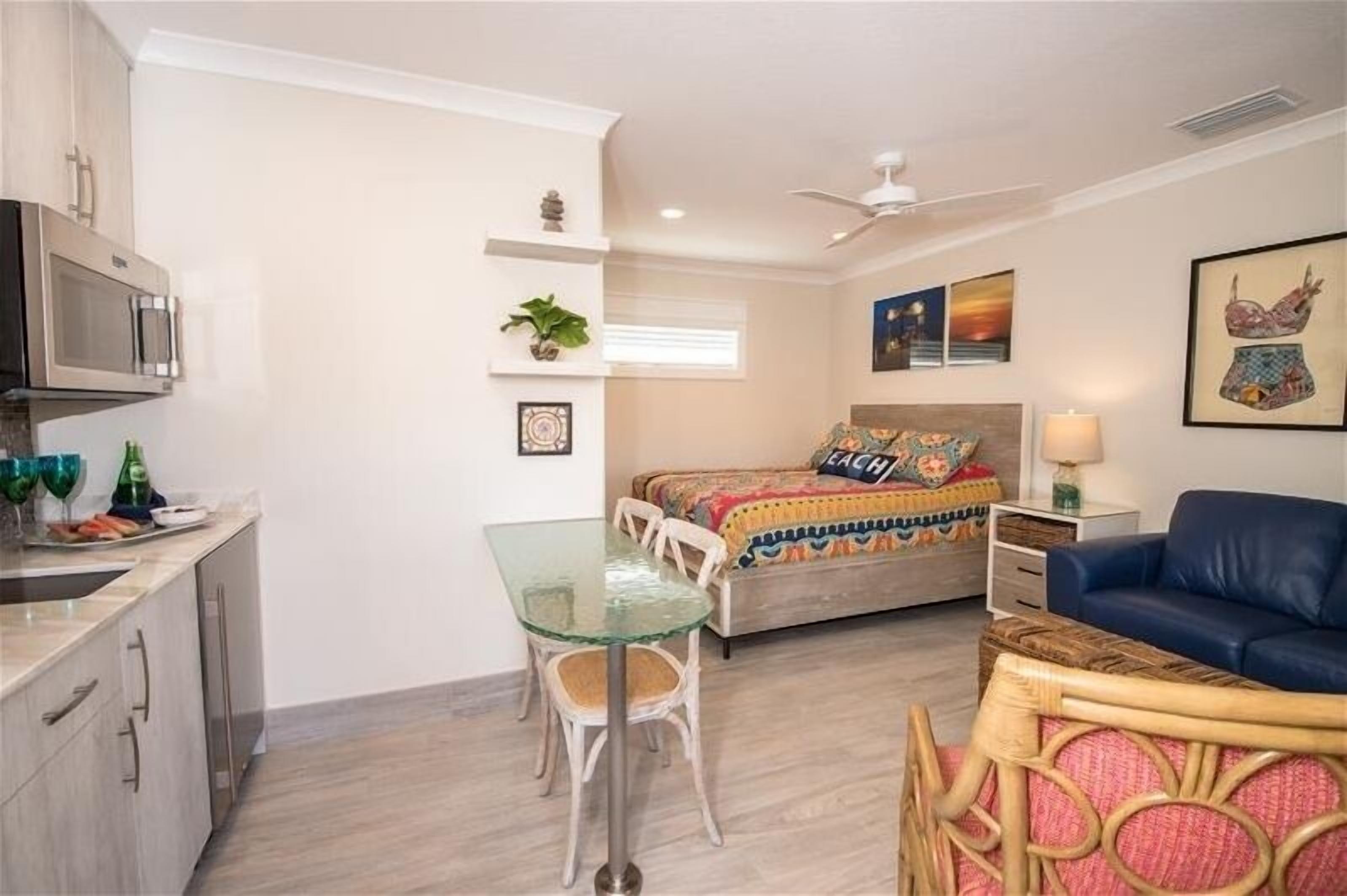 The Rod And Reel Resort-suite 4 - Anna Maria Island, FL