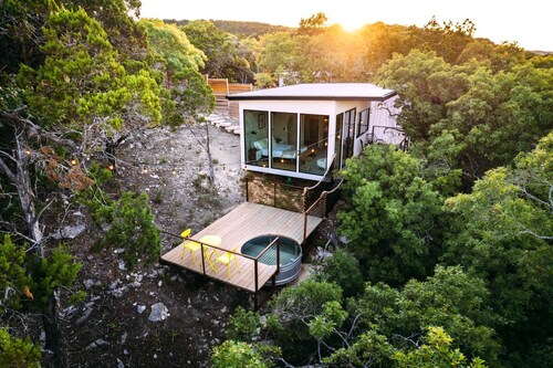 Luxury Villa near Marble Falls for Weekend Getaways in Texas for Couples