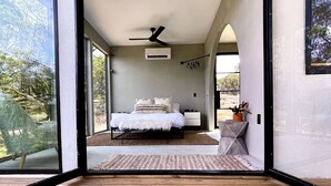 1 bedroom, desk, WiFi, bed sheets - Luxury Villa near Marble Falls for Weekend Getaways in Texas for Couples (Marble Falls)