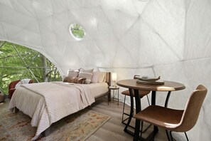 1 slaapkamer, een bureau, wifi, beddengoed