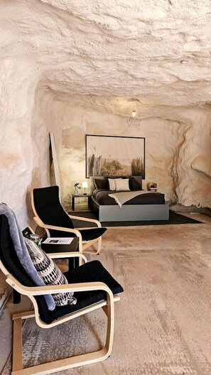 Interior - Fantastic Cave for a Unique Getaway near Dead Horse Point State Park in Moab, Utah (Moab)