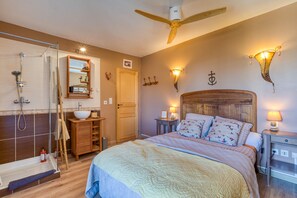 1 bedroom, iron/ironing board, WiFi, bed sheets - Guest Room "La Petite Camargue" with Private Pool, Shared Terrace, and Wi-Fi (Vauvert)