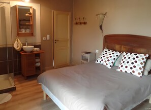 1 quarto, ferros/tábuas de passar roupa, Wi-Fi, roupa de cama