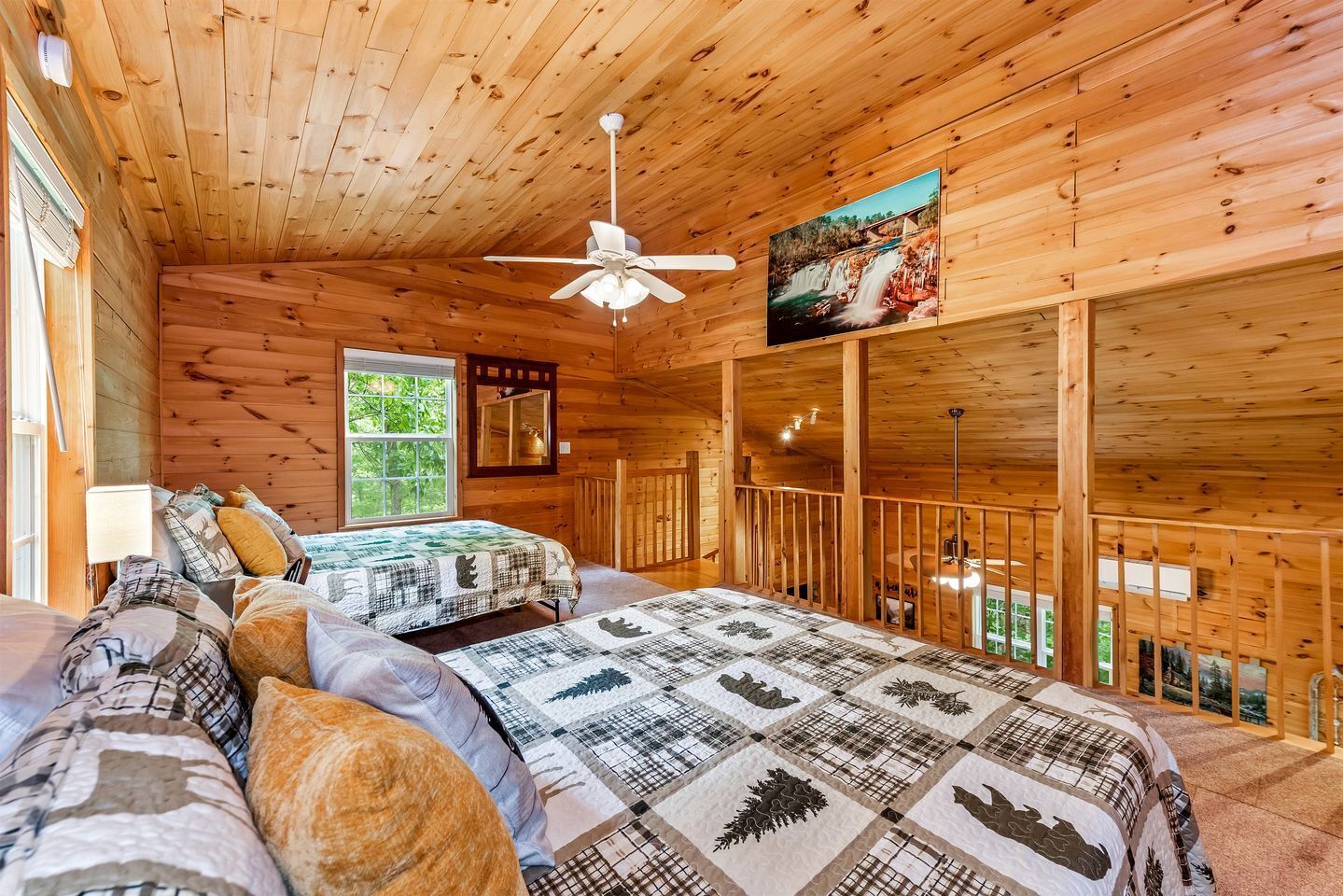 2 bedrooms, desk, iron/ironing board, WiFi