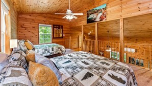 2 bedrooms, desk, iron/ironing board, WiFi