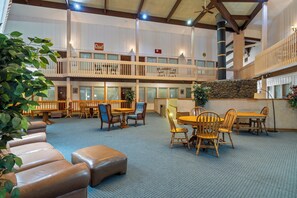 Interior - #255: Juniper 2ndFlr 2Bdrm/2Bth Roundhouse Resort (Pinetop Country Club)
