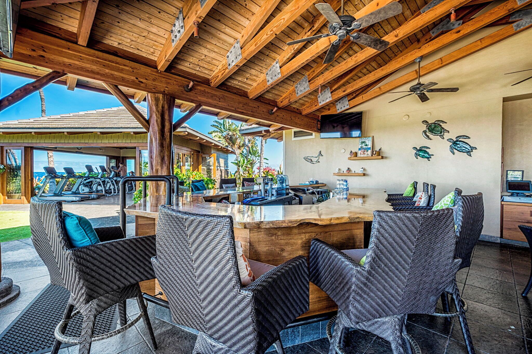 Condo, Multiple Beds, Lanai, Ocean View (Halii Kai 9H) | Bar (on property)