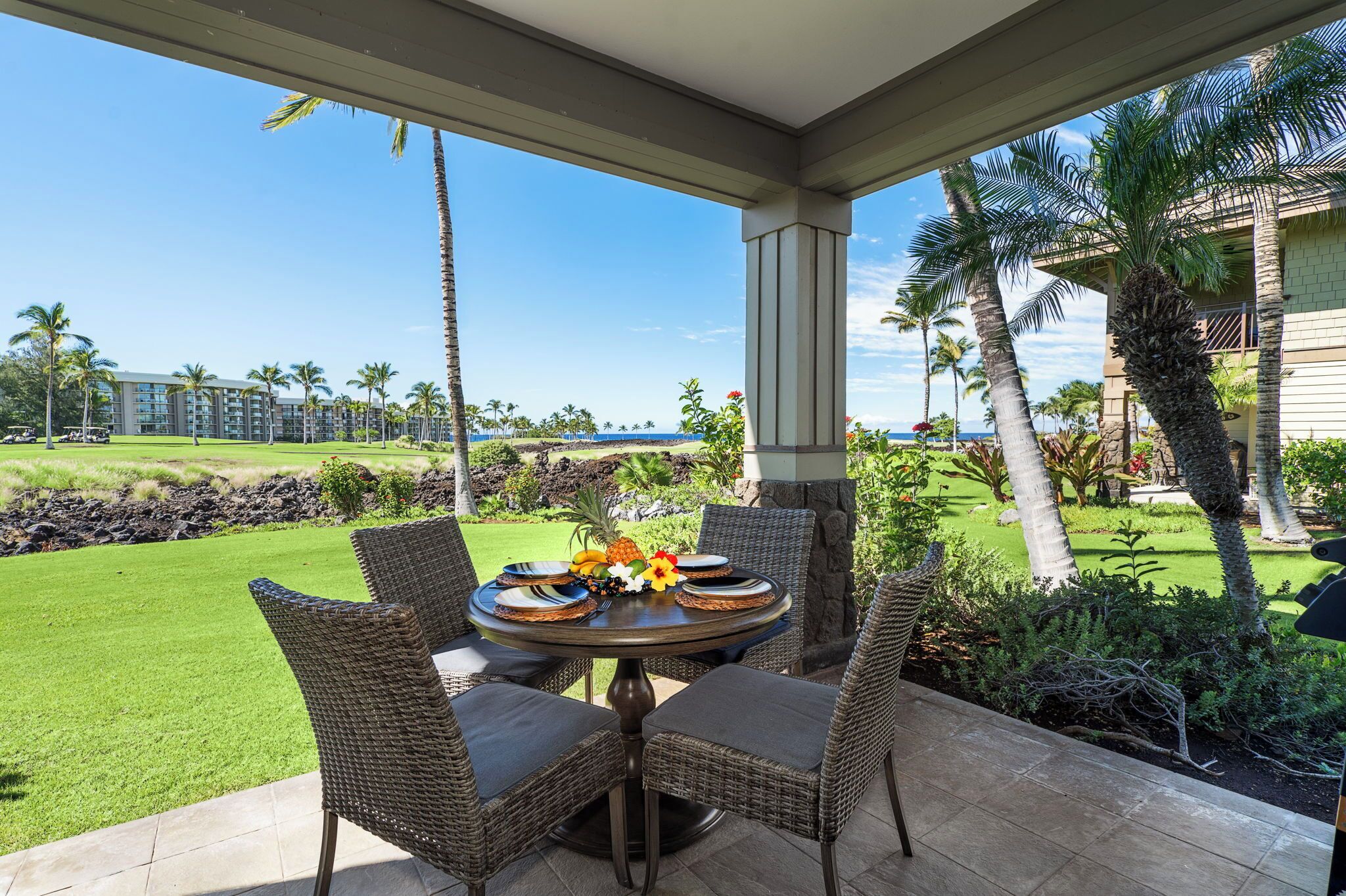 Apartamento, varias camas, lanai, vistas al mar (Halii Kai 9H) | Vistas desde la habitación