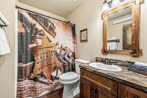 Haartrockner, Handtücher, Toilettenpapier