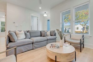 Smart-tv, böcker, ett musikbibliotek och ett filmbibliotek