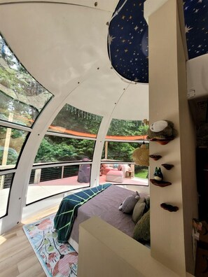 1 bedroom, WiFi, bed sheets - Fiberglass Geodesic Dome on a Hundred Acres of Private Woodlands near Lake Sinclair, Georgia (Milledgeville)