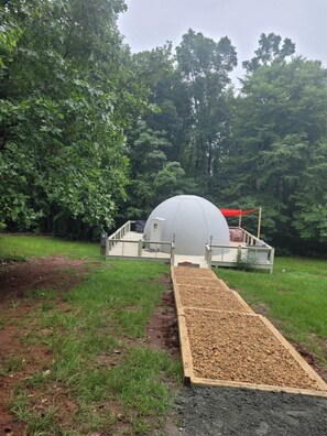 المنطقة المحيطة بالمنشأة