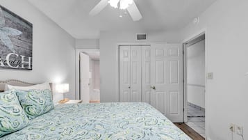 Fer et planche Ă repasser, Wi-Fi gratuit, draps fournis