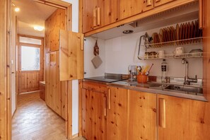 Fridge, microwave, stovetop, dishwasher - Vacation in the Sun - Residence Plain Soleil (Aosta)