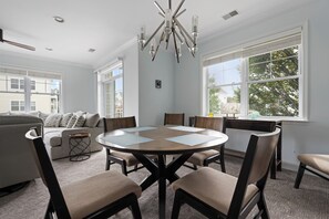 Dining - SPACIOUS 2 BR, 2 BA, GRANDE AT CANAL POINT - SO CLOSE TO BEACHES/BOARDS! (Rehoboth Beach)
