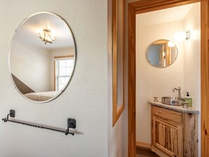 Bathroom - Charming Vintage Mountain Cabin with Scenic Lake Views near Big Bear Lake, California (Big Bear Lake)