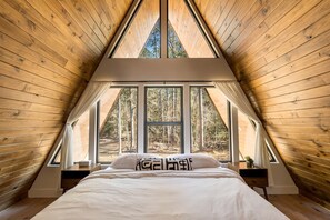 3 slaapkamers, een strijkplank/strijkijzer, wifi, beddengoed