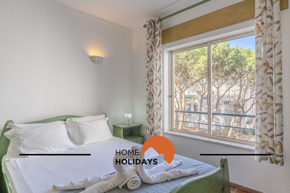 2 bedrooms, iron/ironing board, free WiFi, bed sheets - #348 Apartment Madaleno by Home Holidays (Albufeira)