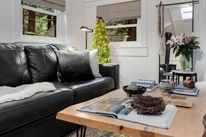Living area - Romantic Glamping Getaway with a Hot Tub on the Russian River (Guerneville)