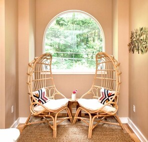 Interior - Quirky Pet-Friendly Cabin Rental Perfect for Glamping in Northern California (Guerneville)