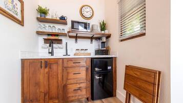 Microwave, coffee/tea maker