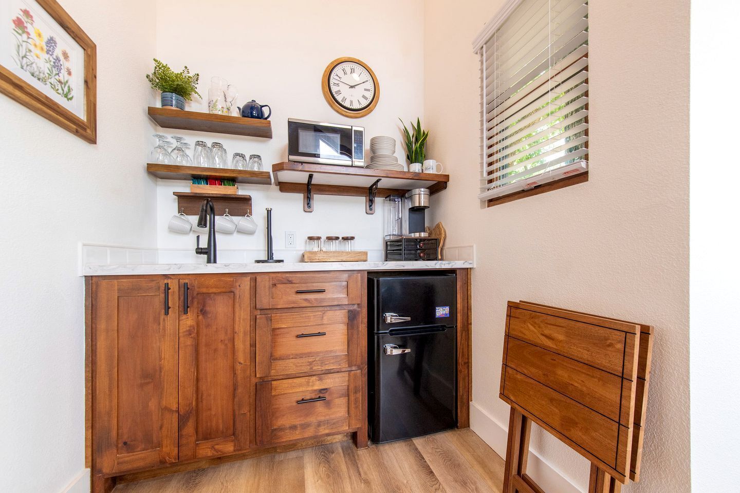 Microwave, coffee/tea maker