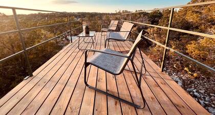 Canyon Lake Container Offering Spectacular Views of Nature From the Surrounding Porch, Near Guadalupe River in Texas