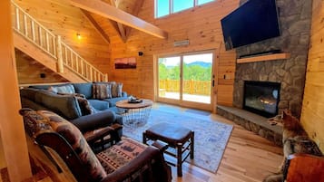TV, fireplace, stereo