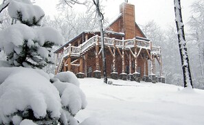 Exterior - Expansive Log Cabin Rental in Foothills of Blue Ridge Mountains, North Carolina (Black Mountain)